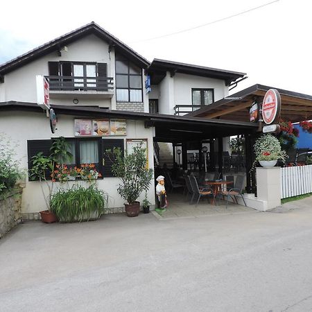 Bed And Breakfast Victoria Огулин Екстериор снимка