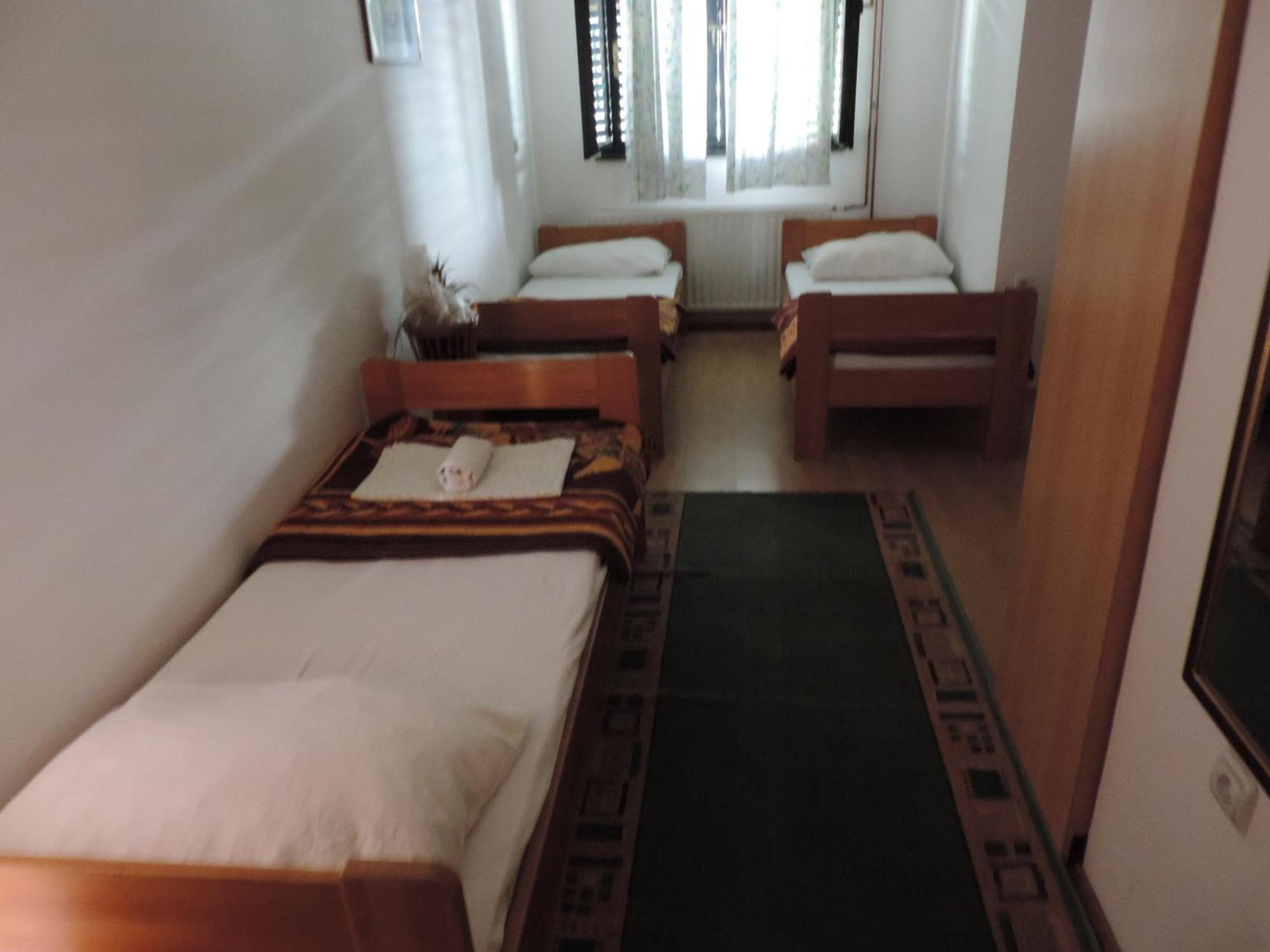 Bed And Breakfast Victoria Огулин Екстериор снимка