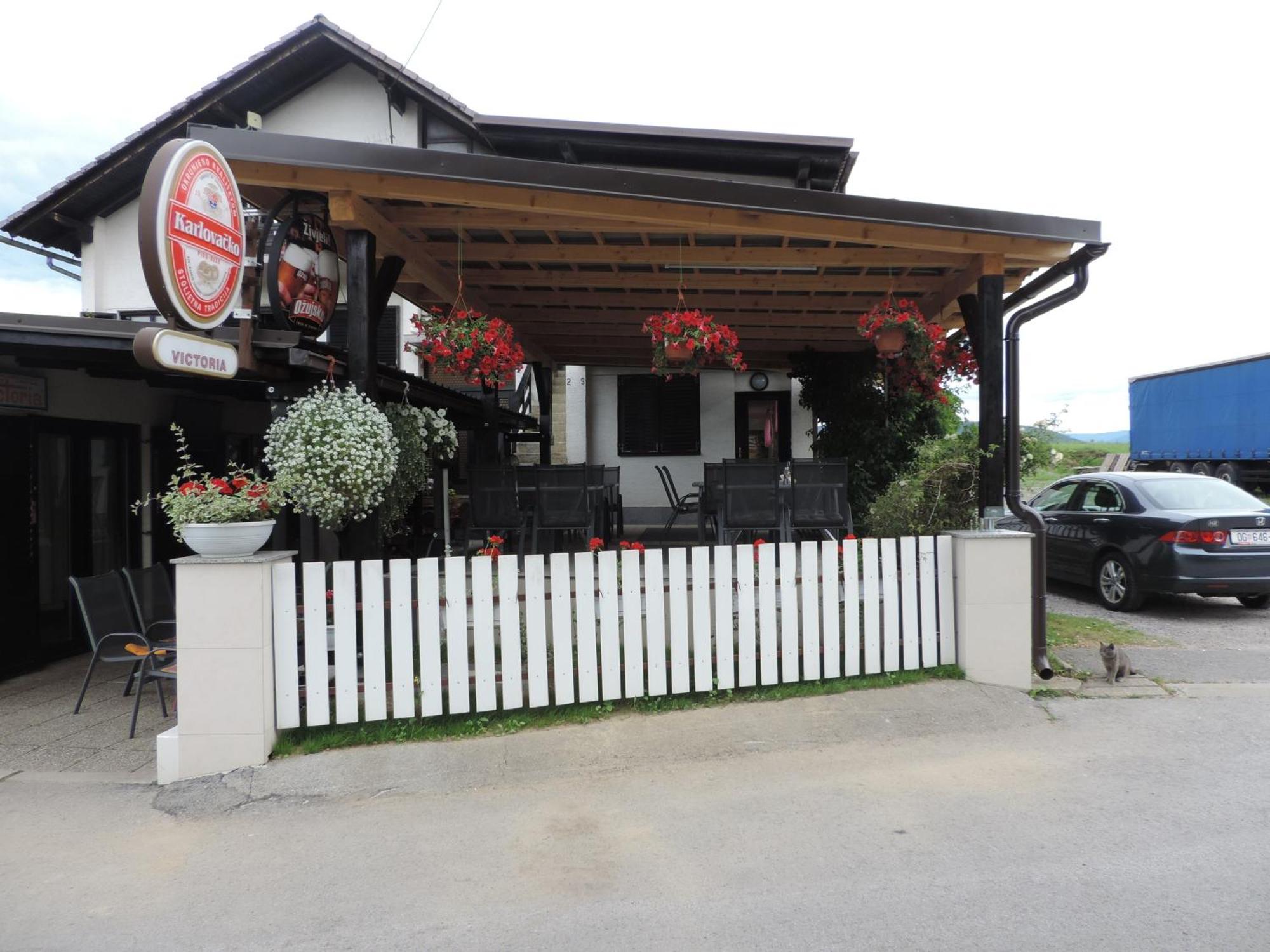 Bed And Breakfast Victoria Огулин Екстериор снимка