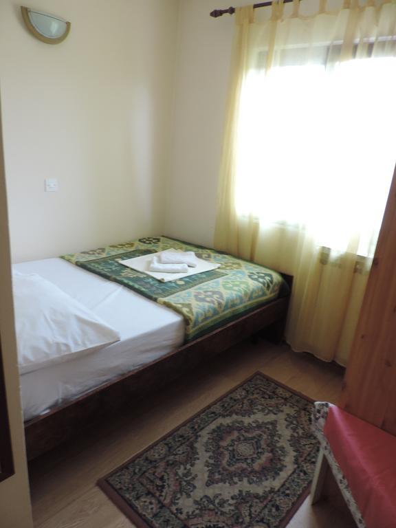Bed And Breakfast Victoria Огулин Стая снимка