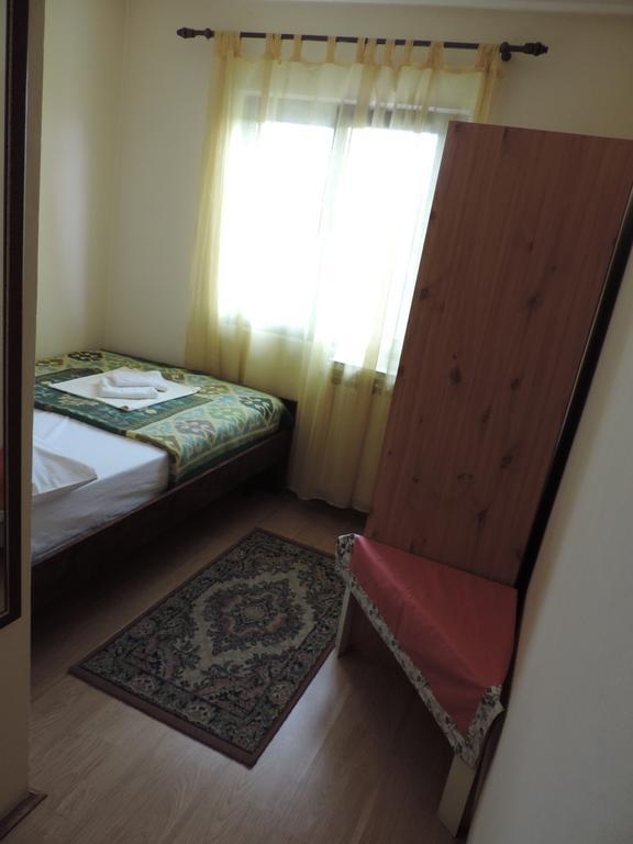 Bed And Breakfast Victoria Огулин Стая снимка